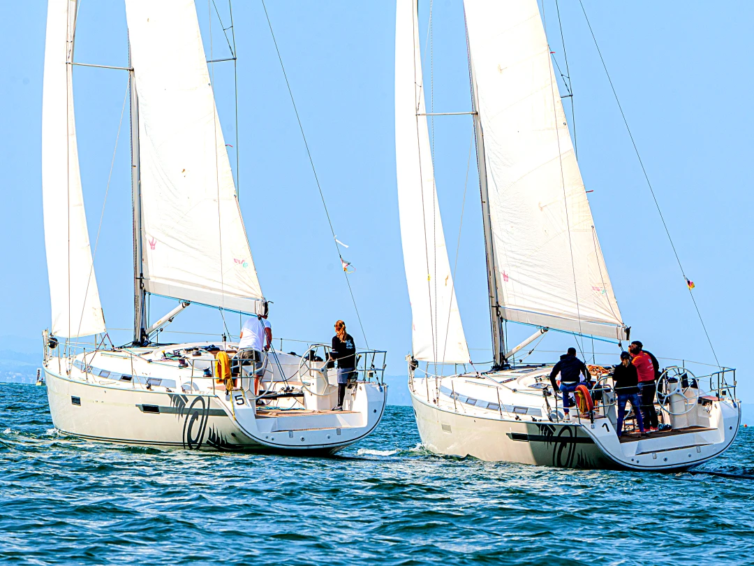 Energie und Bewegung in beeindruckenden Bildern Lebendige Fotos für Ihre Marke